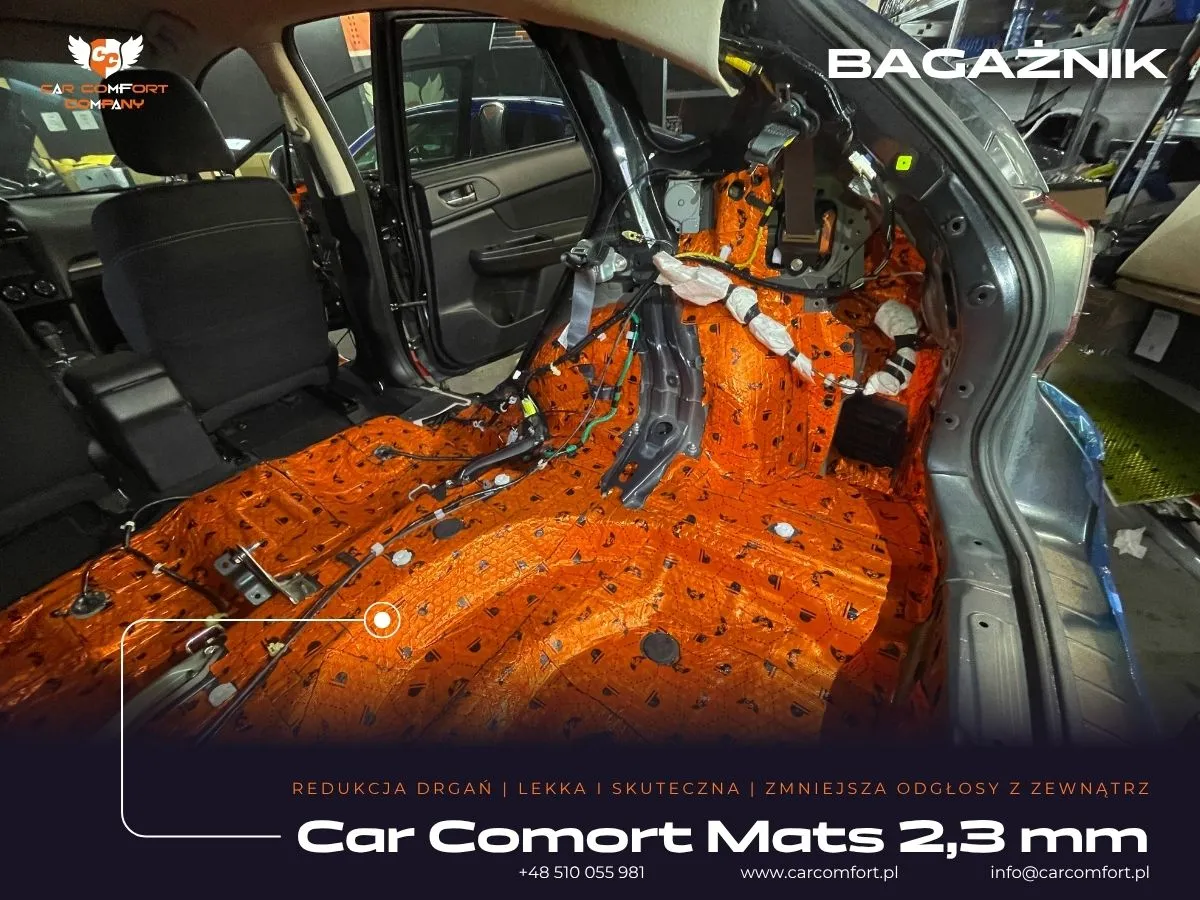 Wyciszenie podłogi bagażnika matą Car Comfort Mats w Subaru XV.
