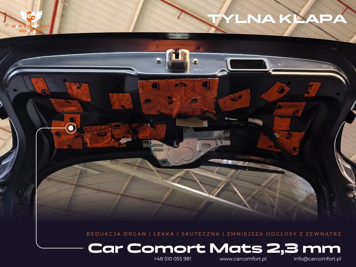 Mata Car Comfort Mats na tapicerce tylnej klapy bagażnika Subaru XV.