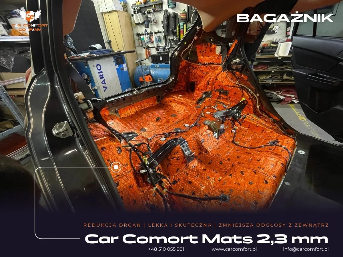 Wyciszenie podłogi bagażnika matą Car Comfort Mats w Subaru XV.