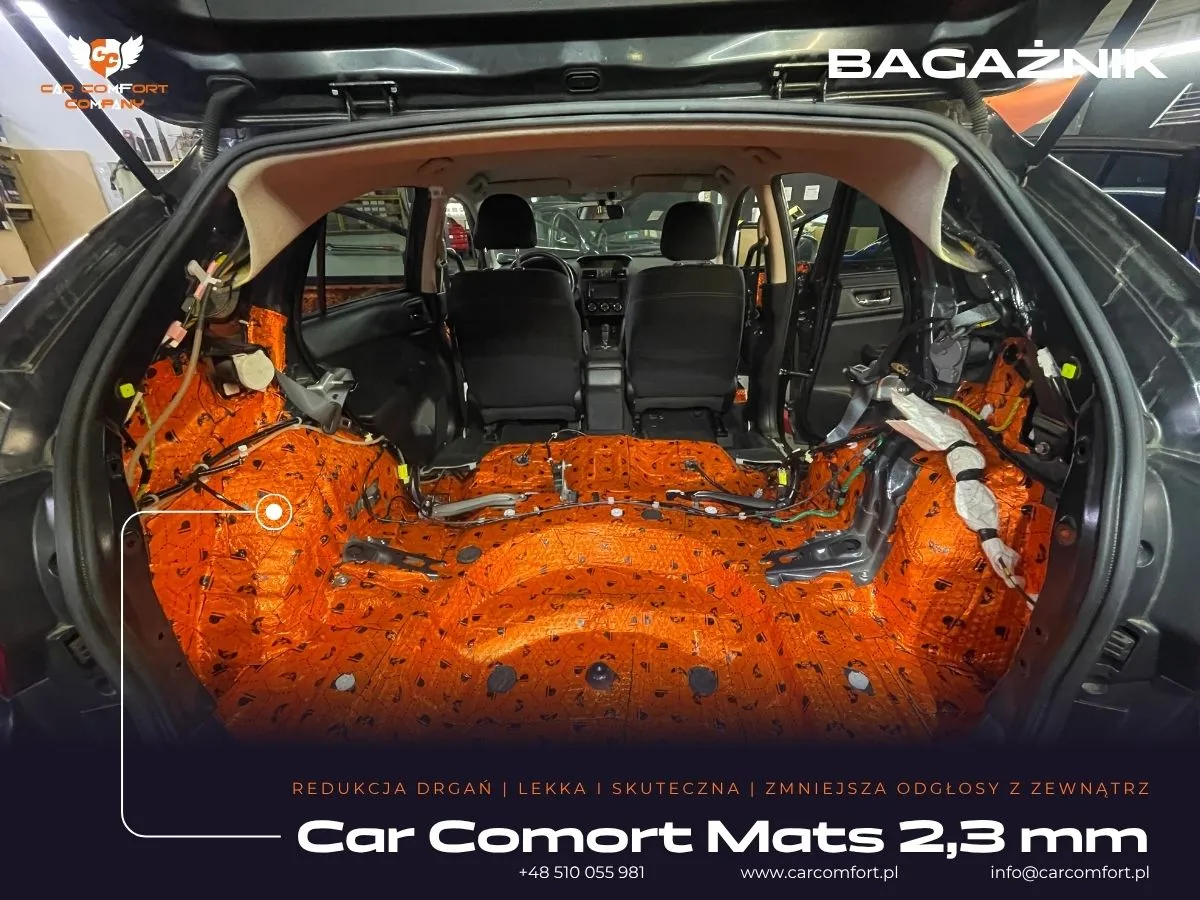 Wyciszenie podłogi bagażnika matą Car Comfort Mats w Subaru XV.