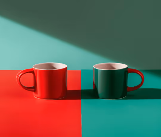 Claude AI vs ChatGPT 2025: Features, Pricing & Use Cases