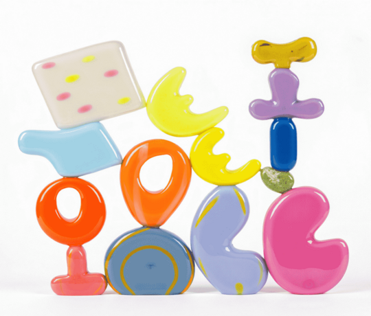 See how Google Groups supports team email, permissions, and workflows, and learn how Gmelius makes shared inboxes easier with automation and AI.