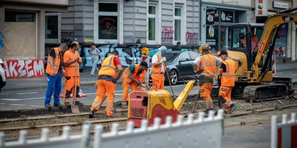 Workers managing a project on the frontline