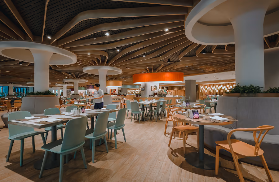7 Restaurant employee retention strategies for high-turnover teams