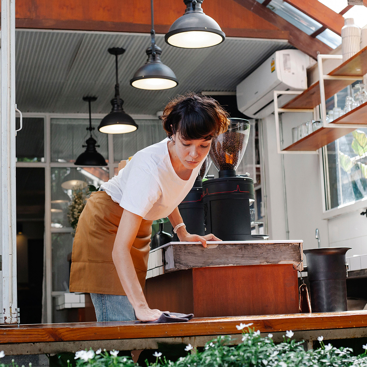 What is a hospitality employee app, and does your business need one?