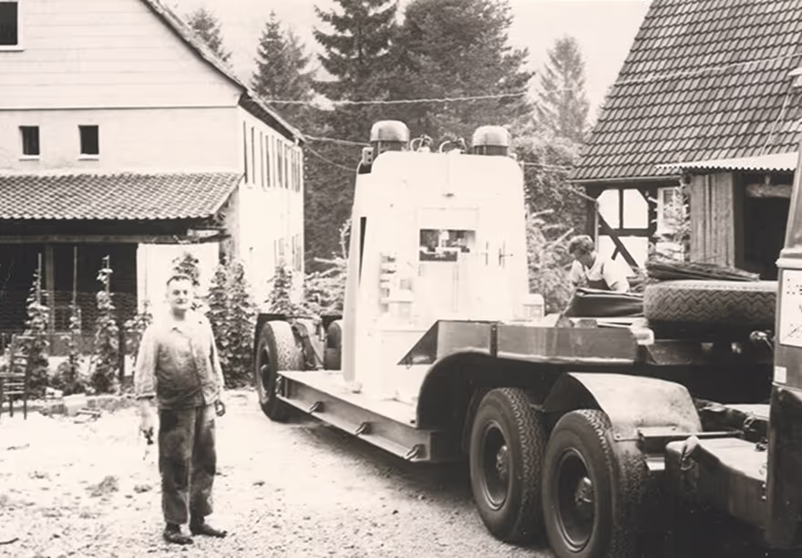 Erste Anspitzmaschiene der Firma Bültmann