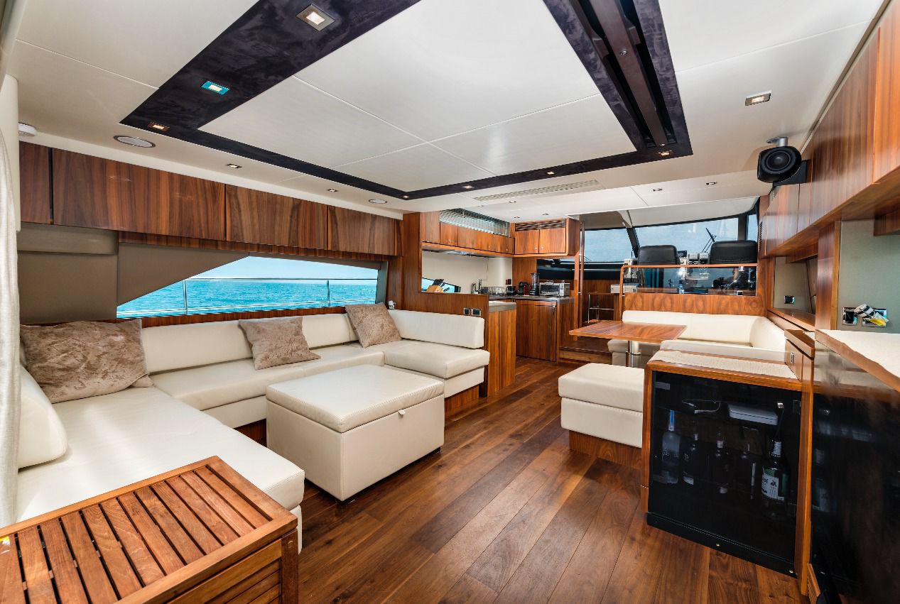 CDM - 68 ft Fairline Addicted