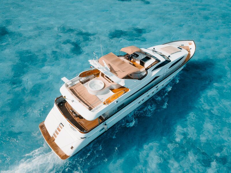 100 ft Azimut El Capricho