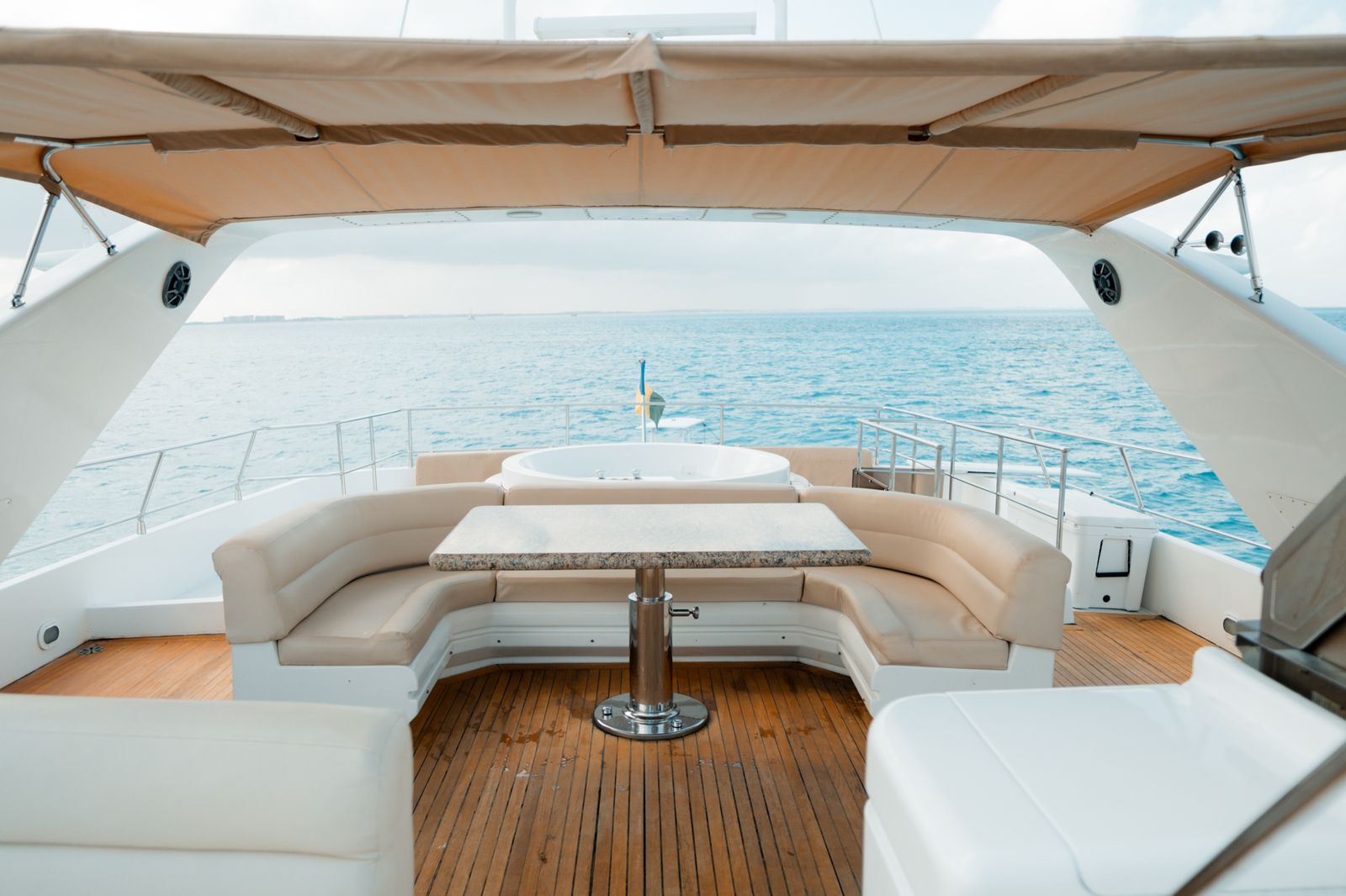 100 ft Azimut El Capricho