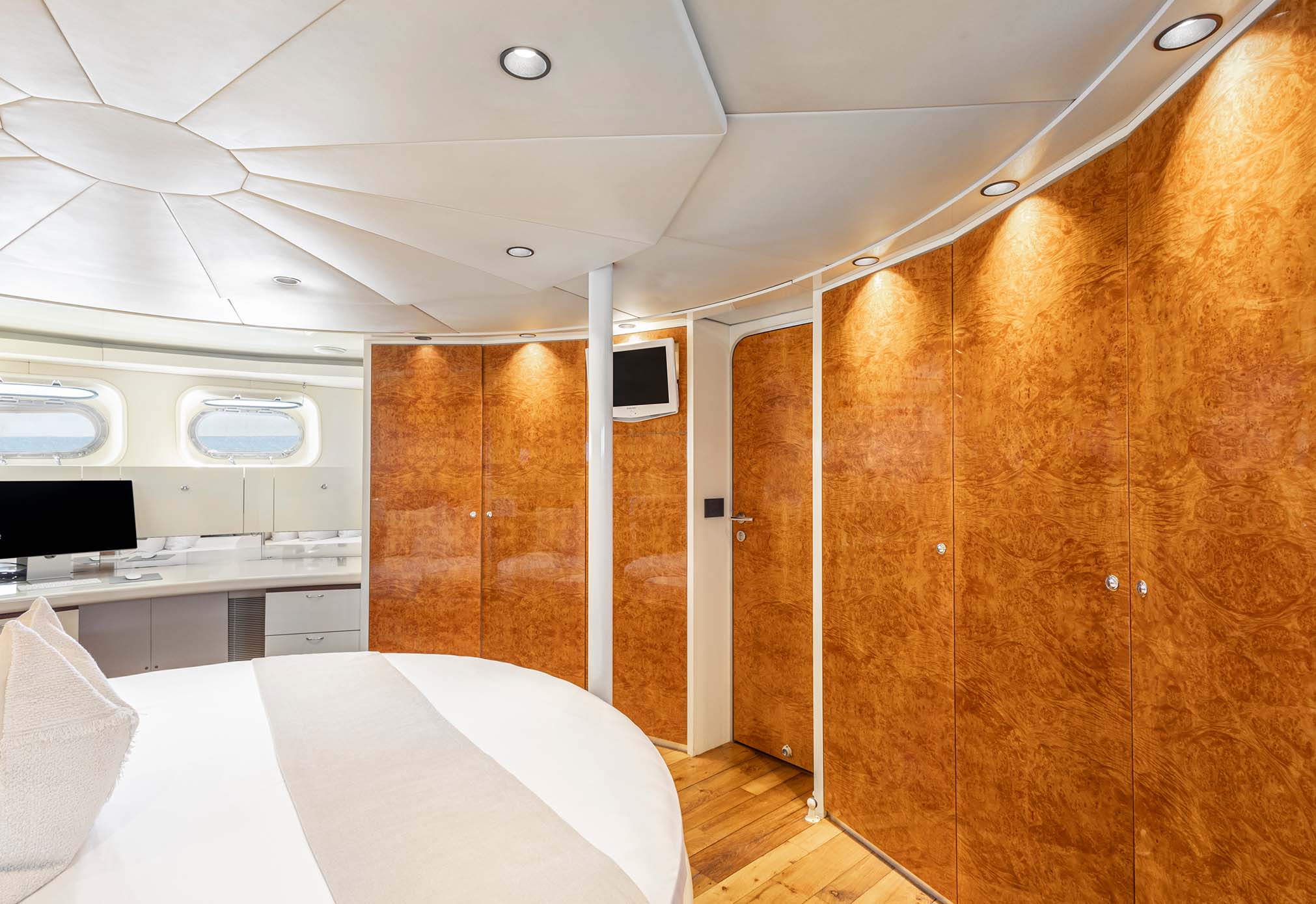 115 ft Avalon Classic Heesen