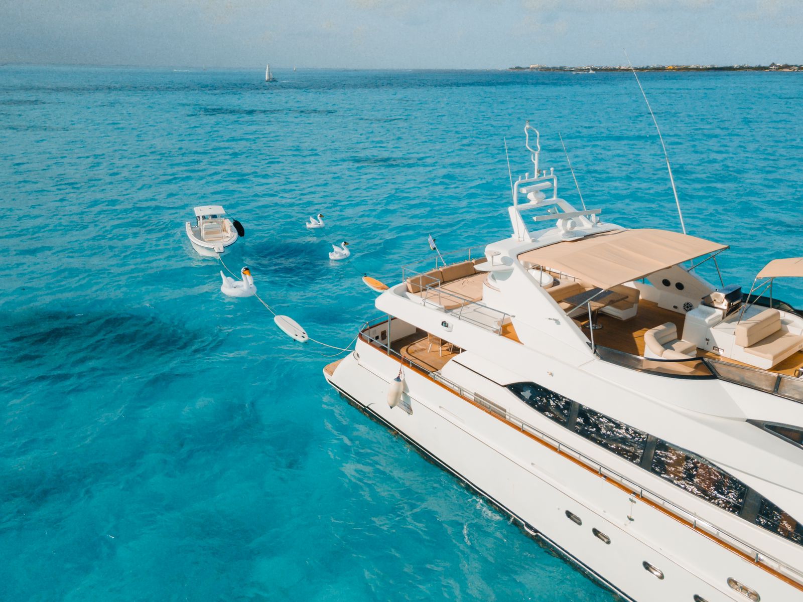 CDM - 100 ft Azimut El Capricho