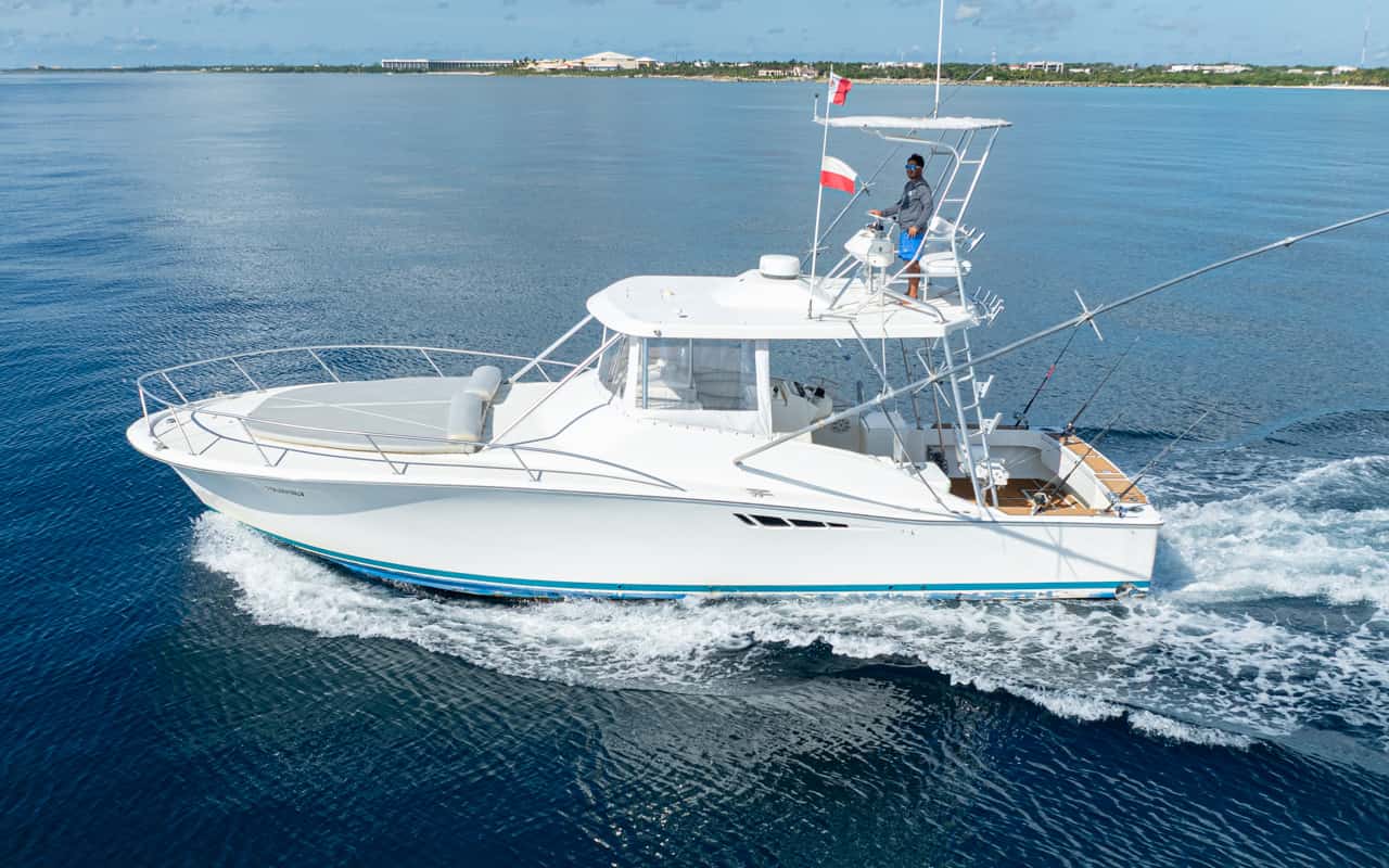 PY - 38 ft Luhrs Express