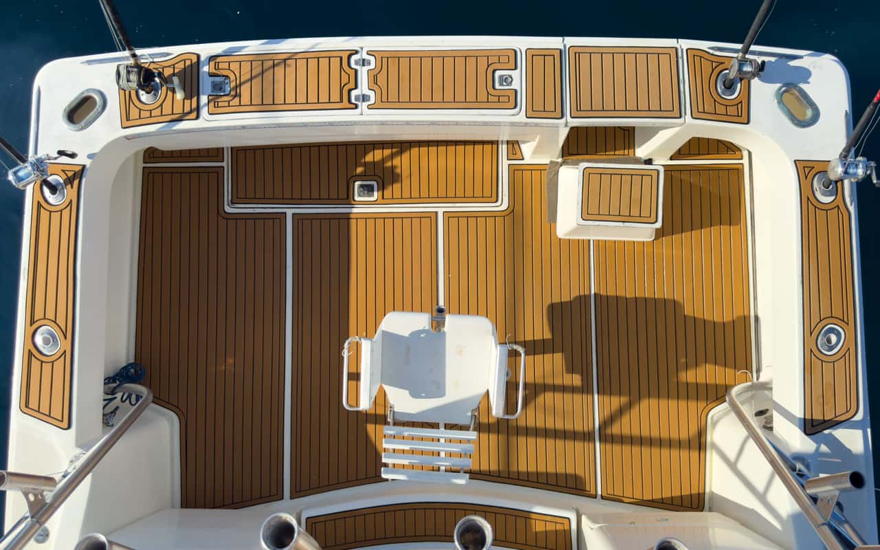 PY - 38 ft Luhrs Express