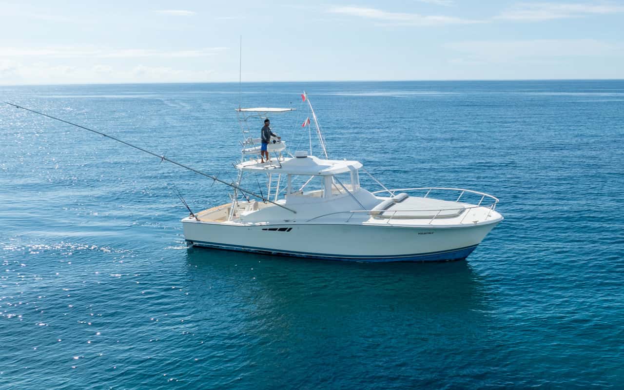 PY - 38 ft Luhrs Express
