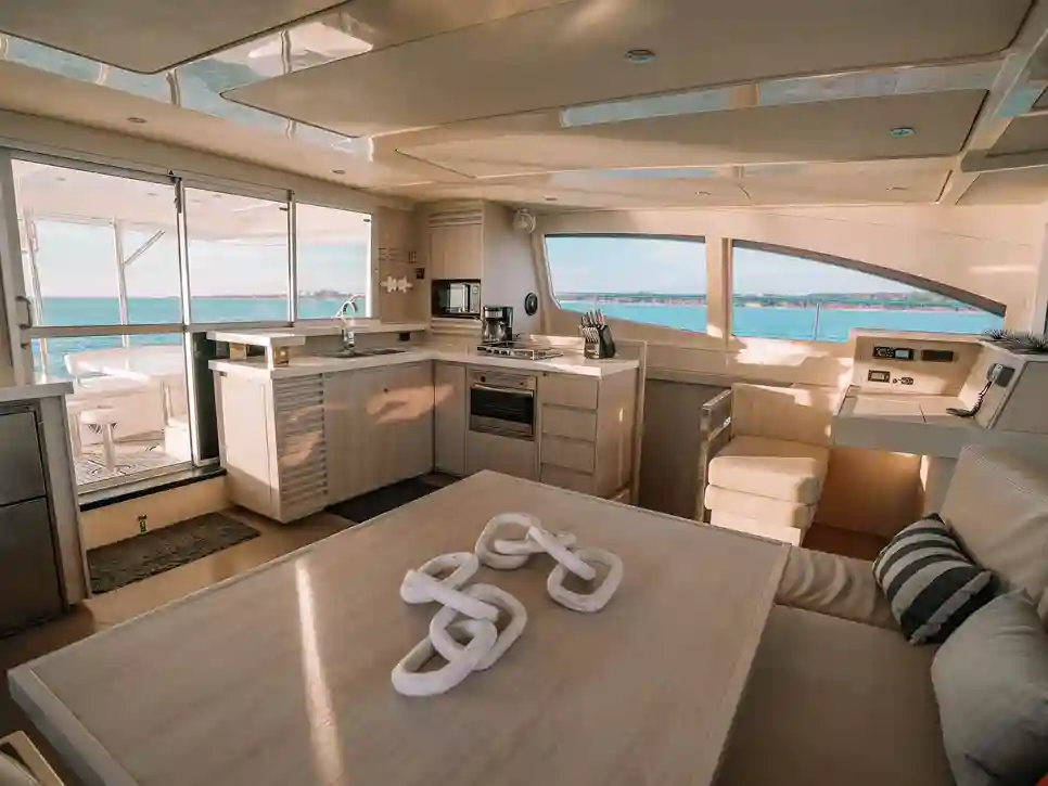 TYE - 51 ft Leopard powercat truco III