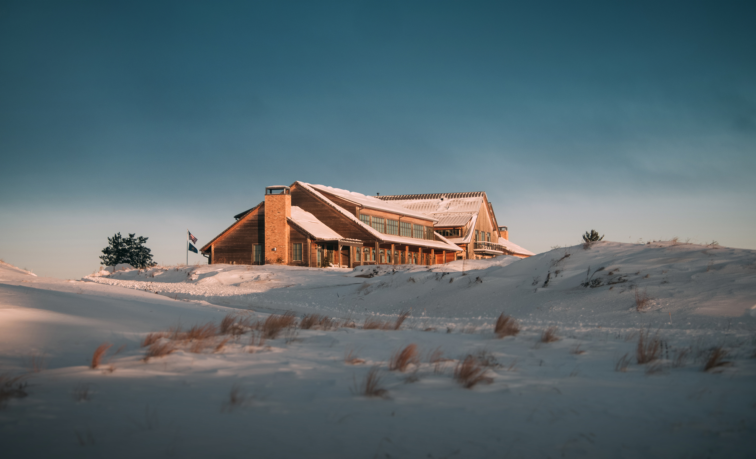 lodge in the snow
