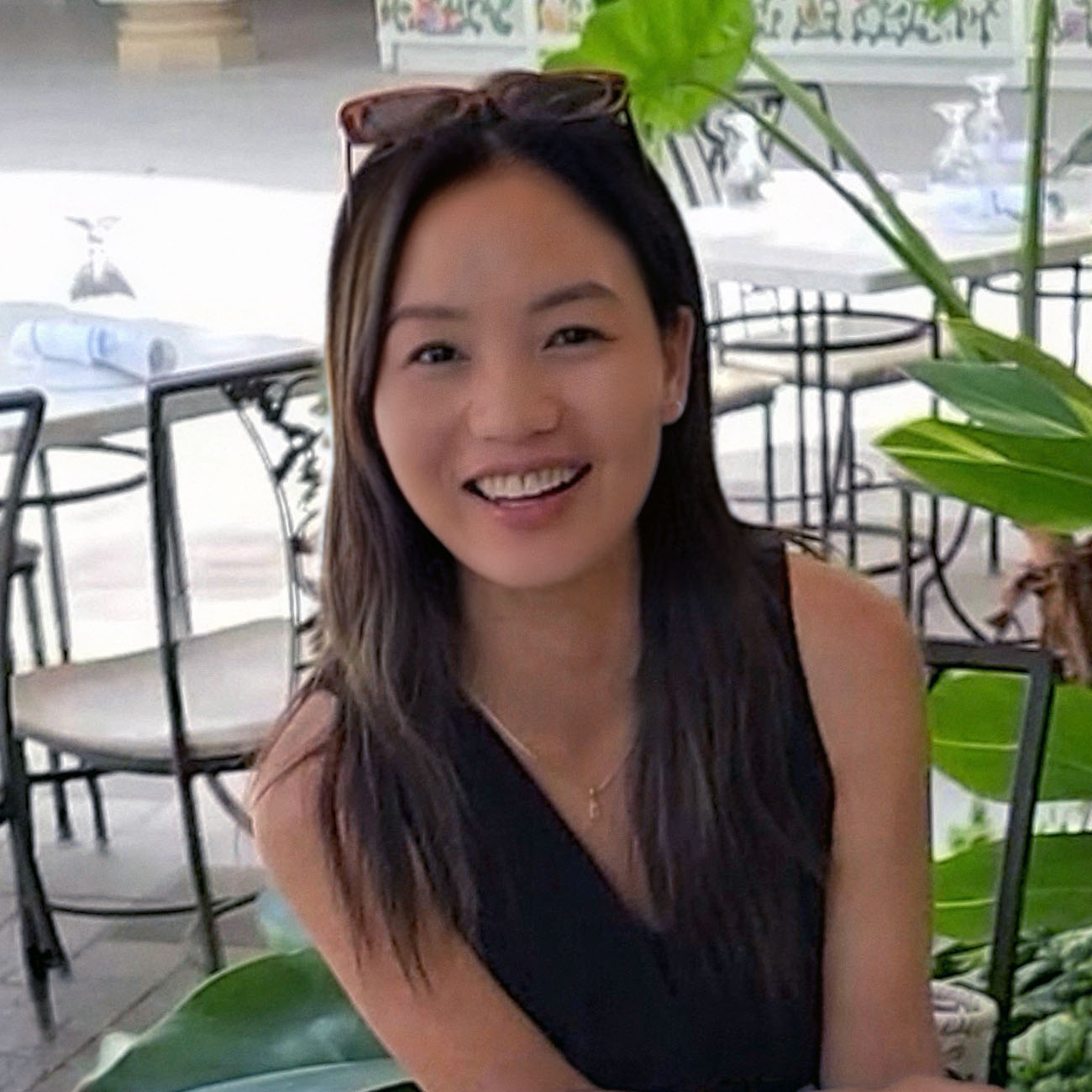 Vivienne Zhou Headshot