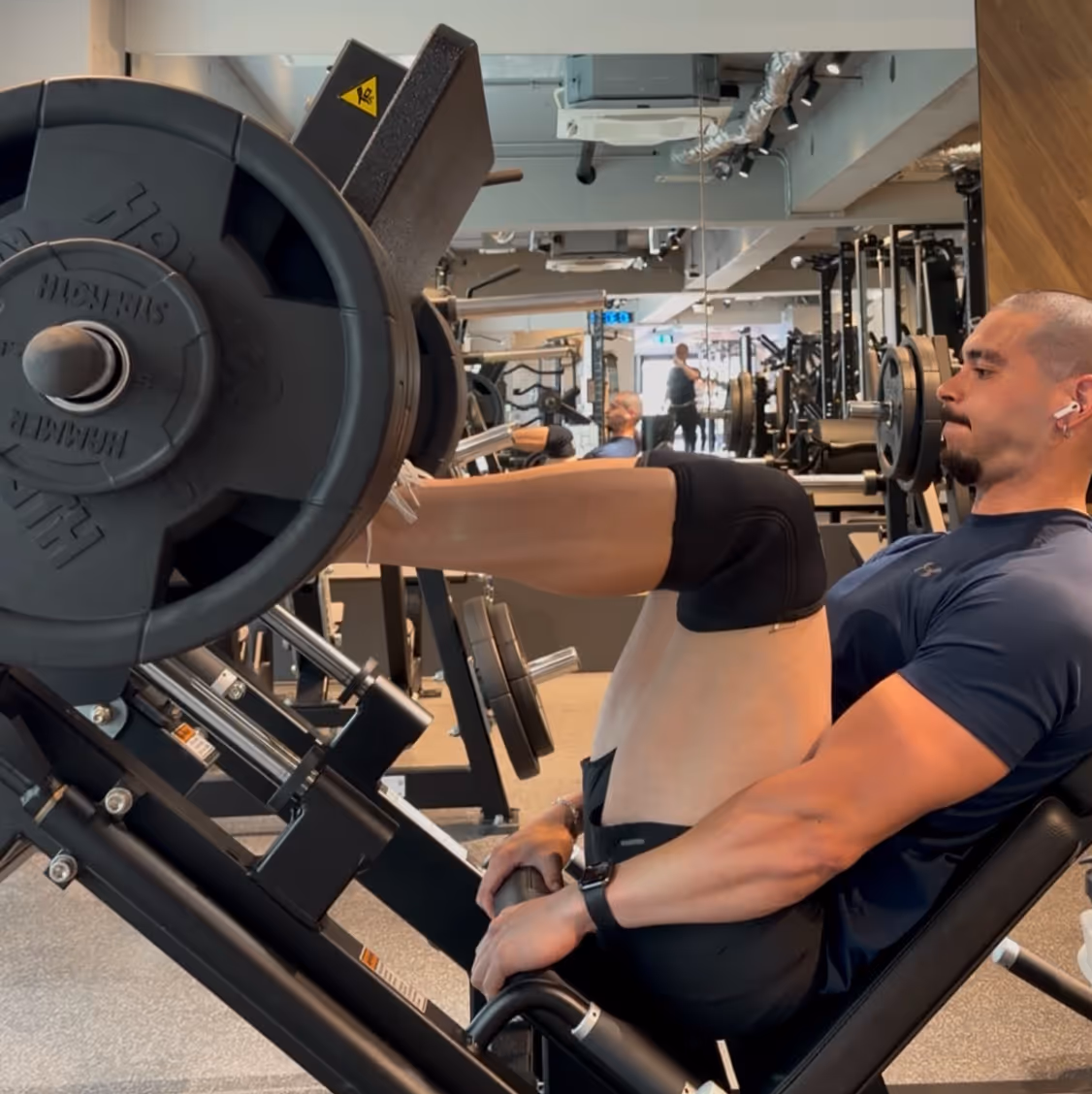 brendan doing leg press