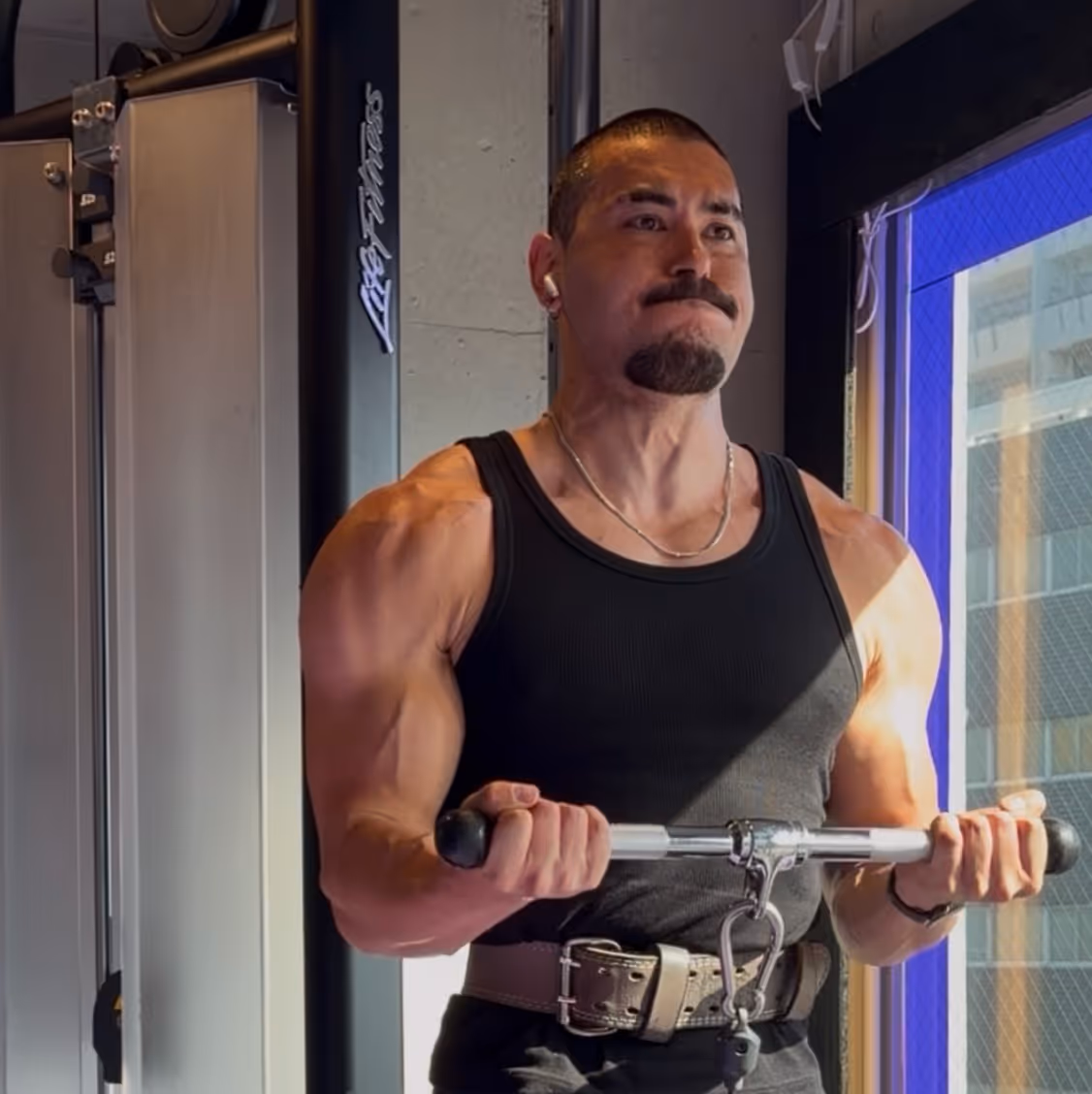 brendan doing cable curls