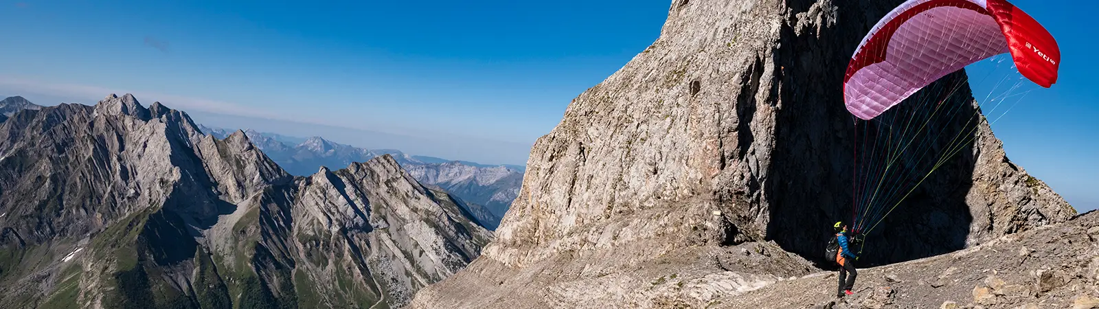 Image d’un parapente au décollage