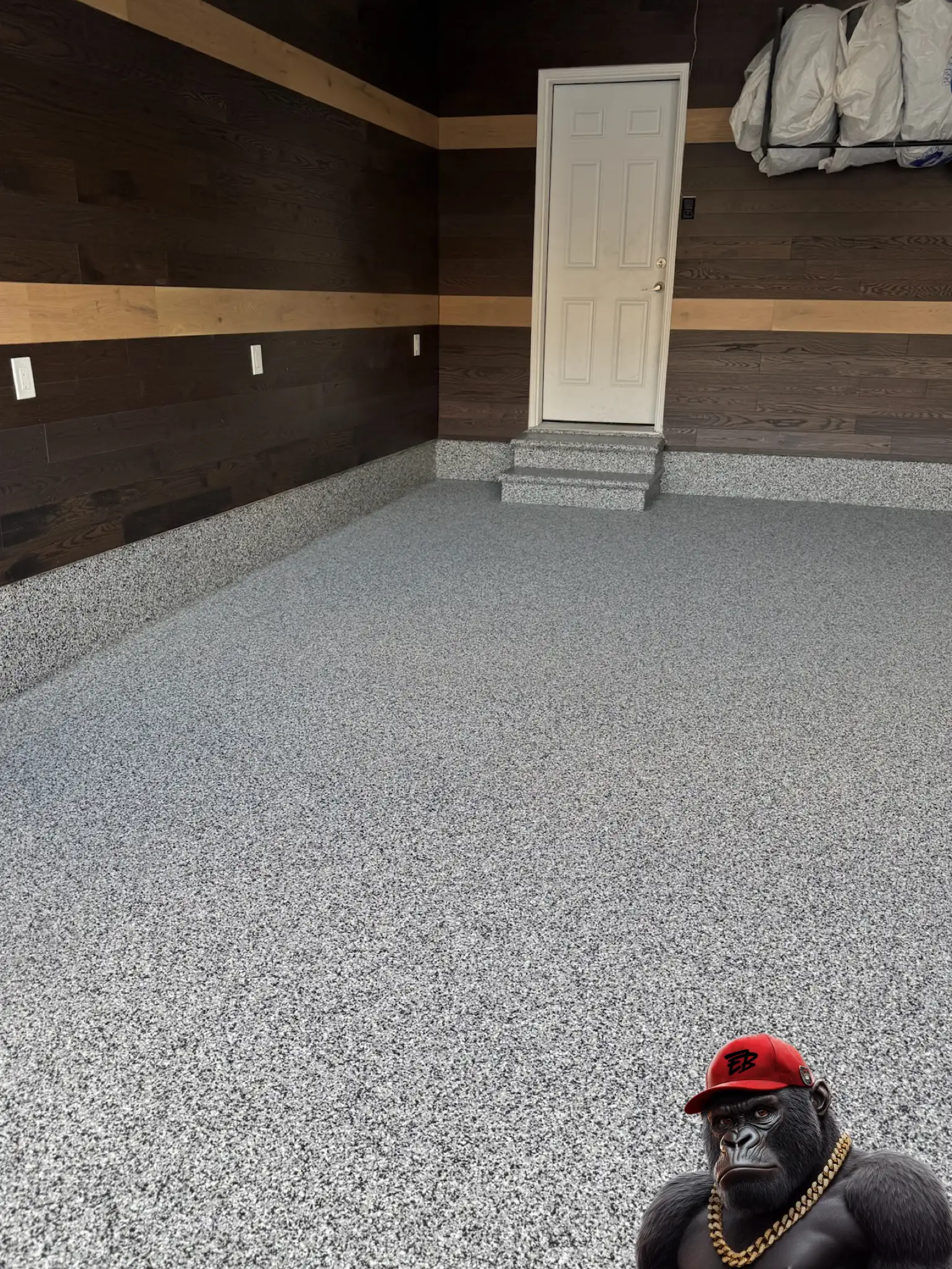 Wasaga Beach garage coated with UV-stable polyaspartic epoxy.