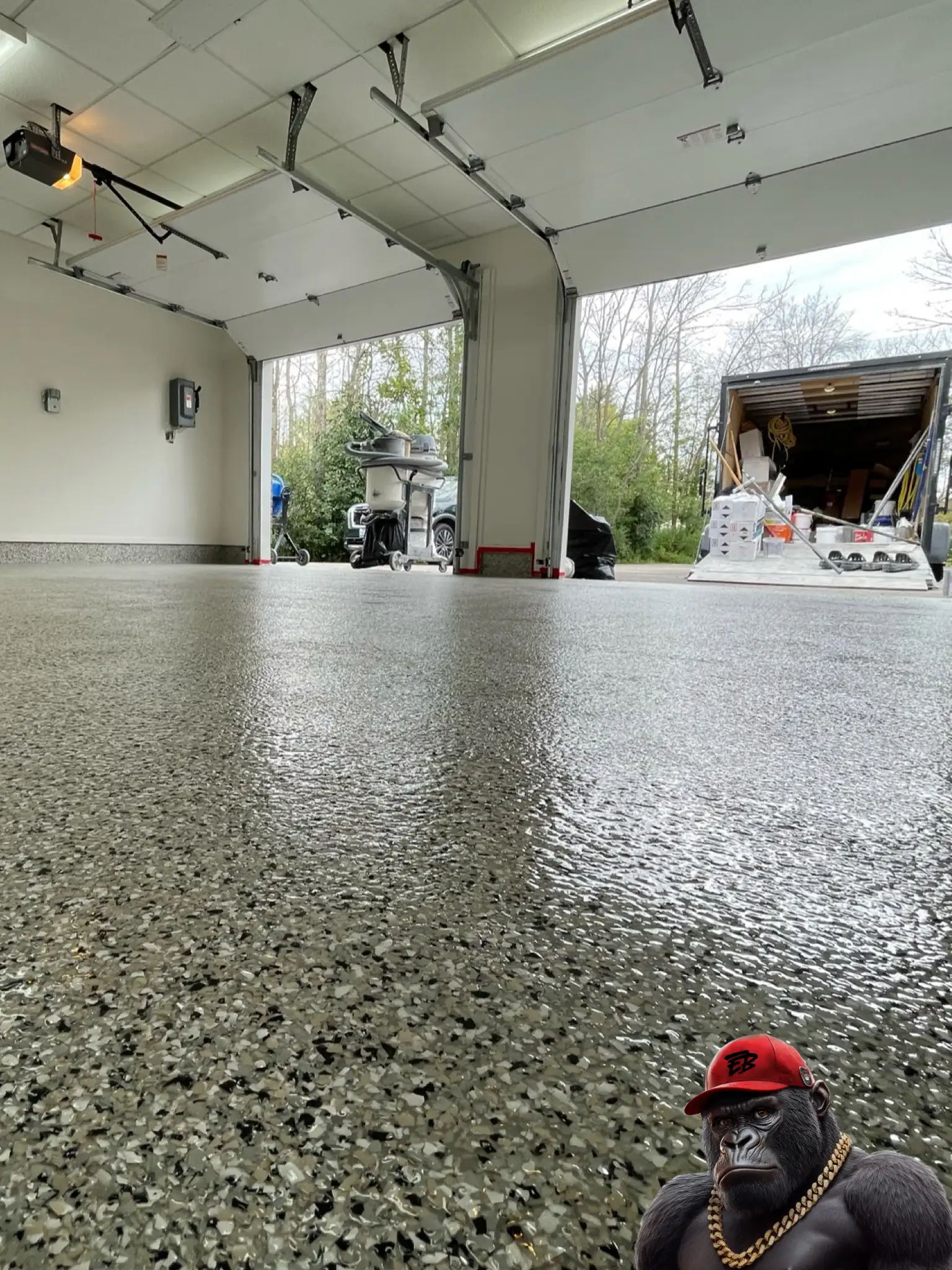 Residential garage concrete epoxy coating in Stayner Ontario.