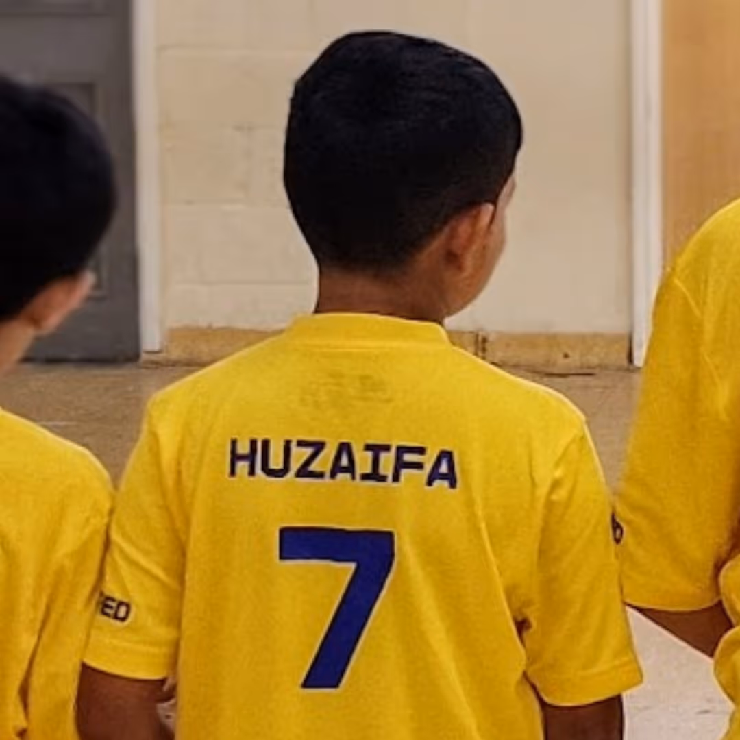 Dynamos Participant in Kit from behind