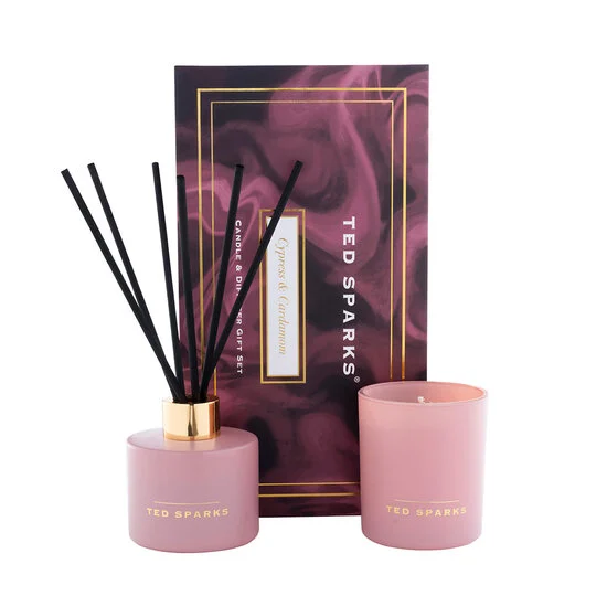 L'INSTITUTE CANDLE & DIFFUSER GIFT SET - CYPRESS & CARDAMON