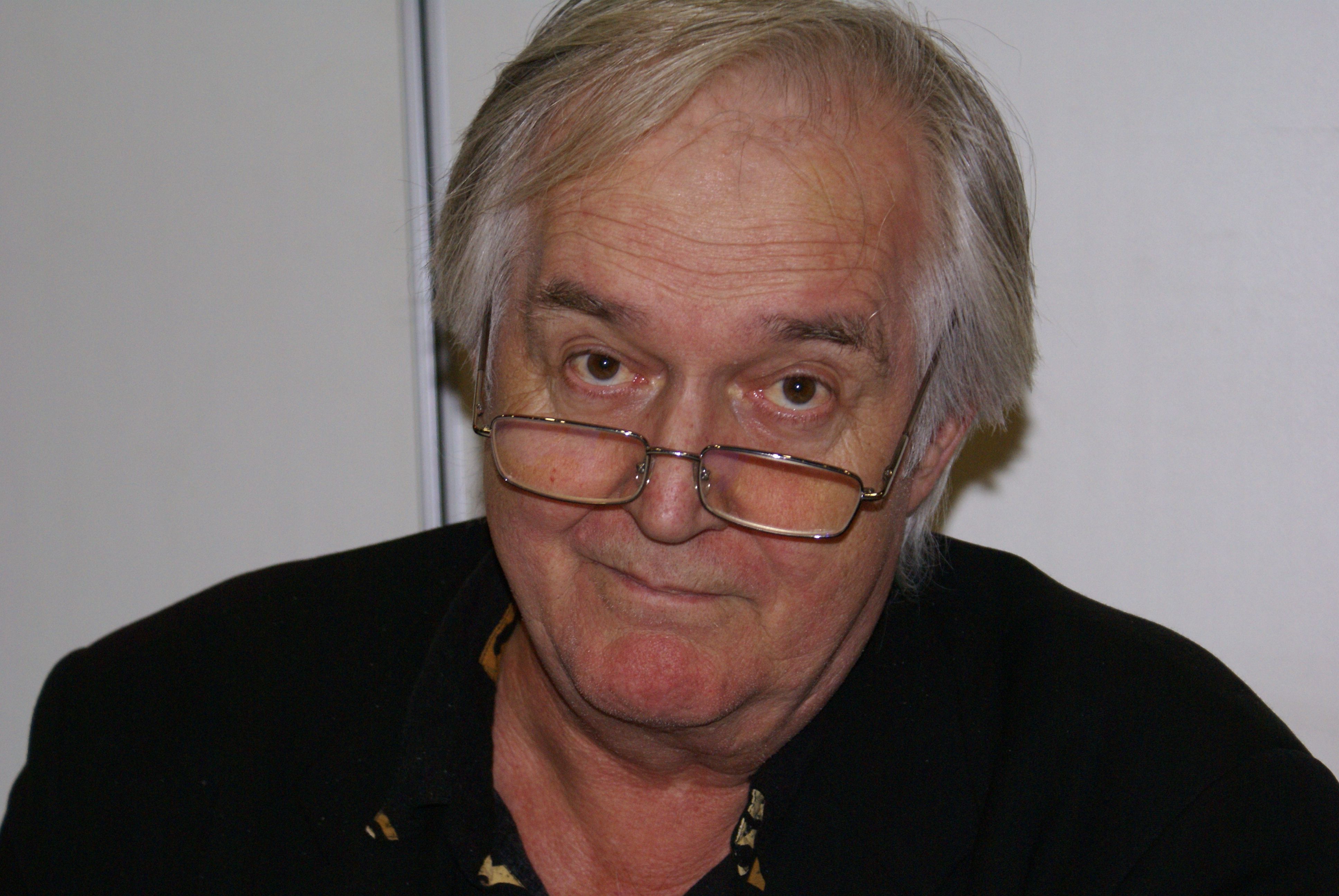 Henning Mankell signing books in Unna, Germany, in March 2009