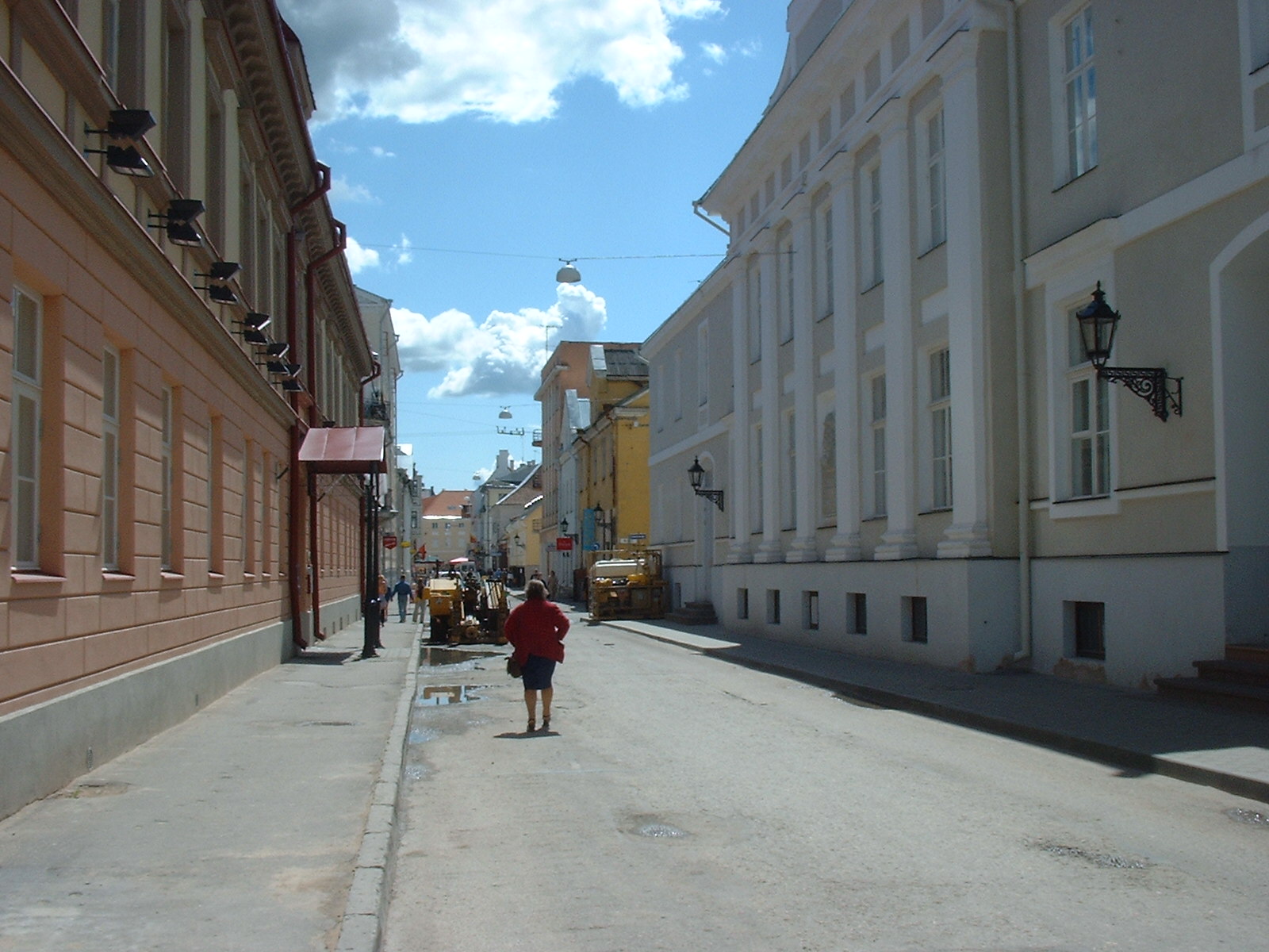 Rüütli street in Tartu, Estonia, with the Hugo Treffner Gymnasium on the right