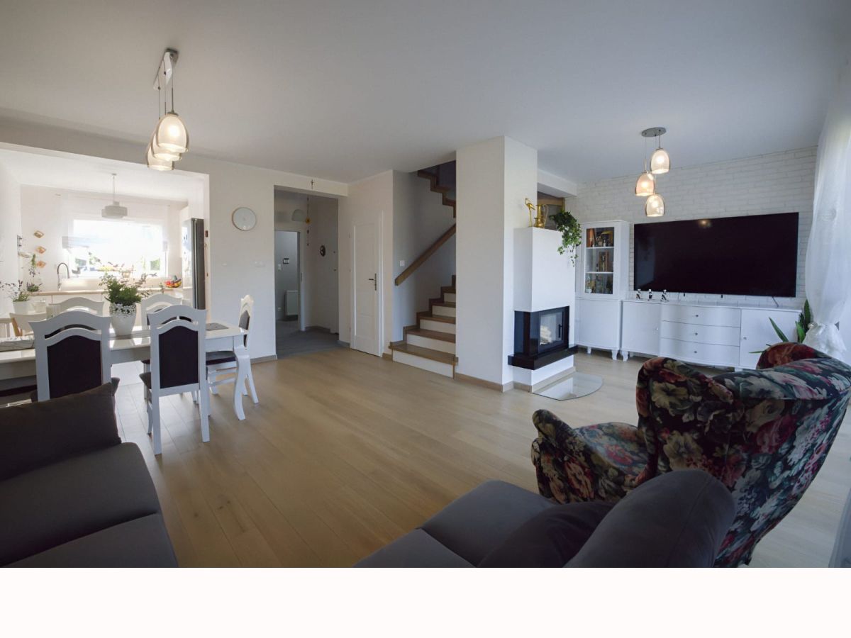 Wiry I Dom z Ogródkiem I Tarasem i Garażem