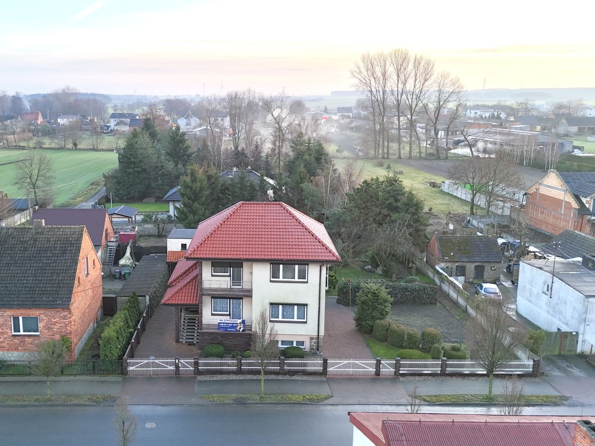 Dom z potencjałem na dużej działce z starodrzewiem