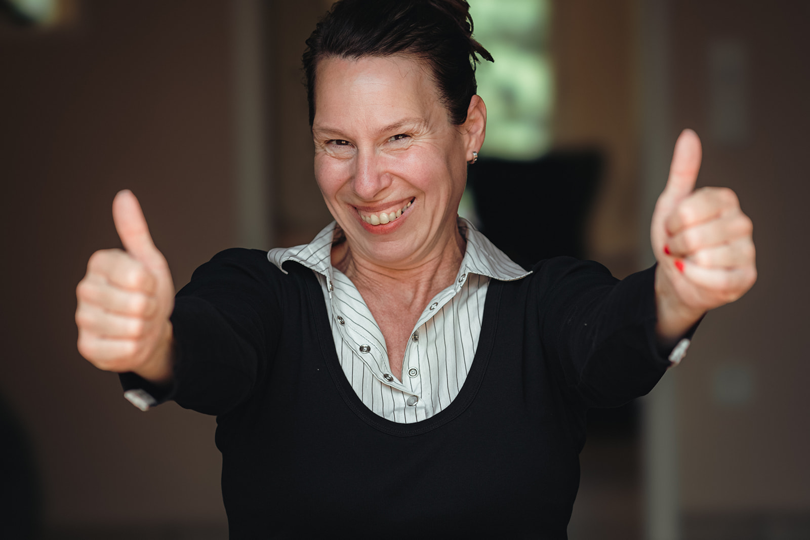 Daumen hoch und Gutschein verschenken