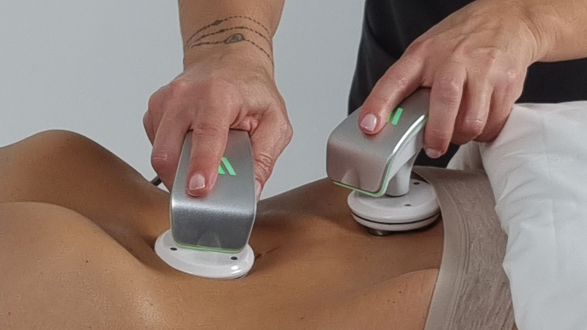 Peau relâchée : comment retrouver de la fermeté sans chirurgie ?