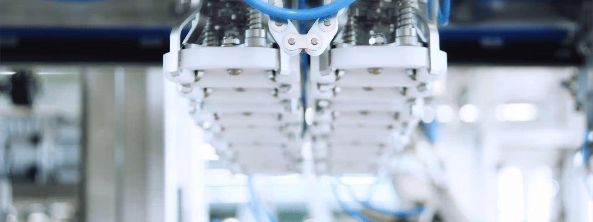 Nahaufnahme einer Verpackungsmaschine für Lebensmittel von Sema Maschinenbau in Dinkelscherben, Bayern, Deutschland