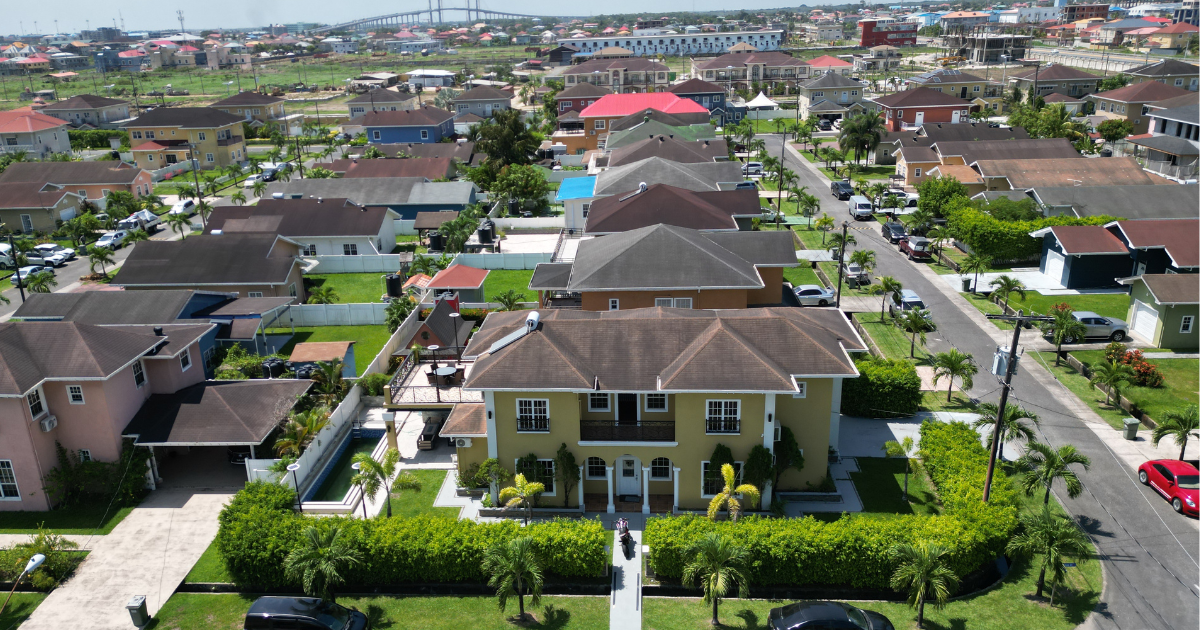 Exclusive Luxury: 5-Bedroom Executive Home in Prestigious Windsor Estate