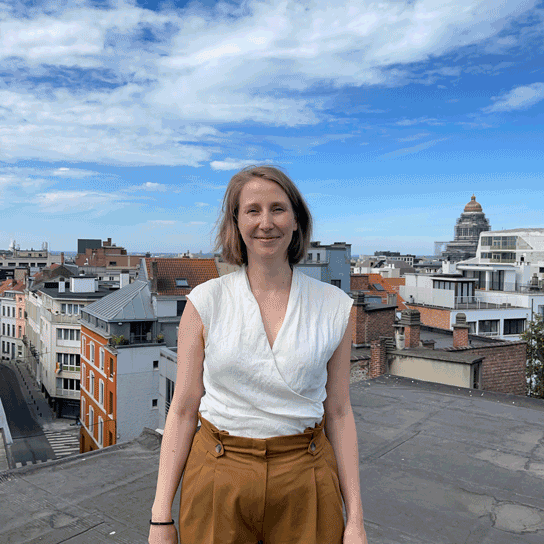 Andrea Bardyn gif