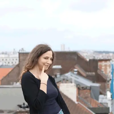 Nora Boulbayem gif
