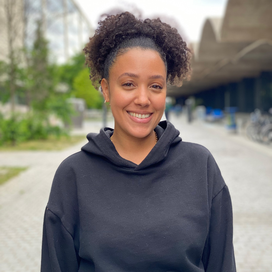 Laura Gibelin picture