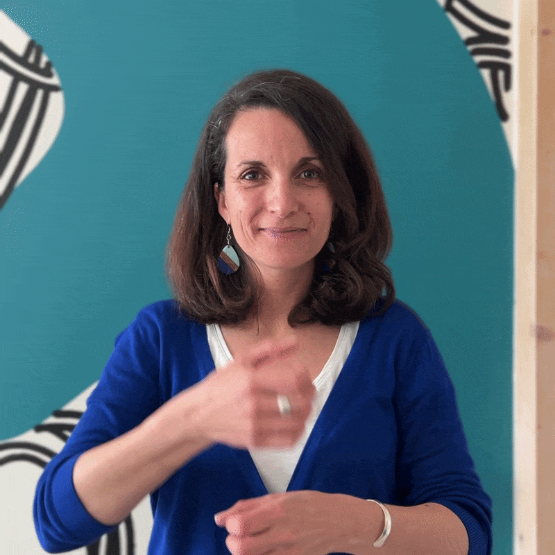 Prunelle Gorget gif