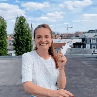 Julie Bodson gif