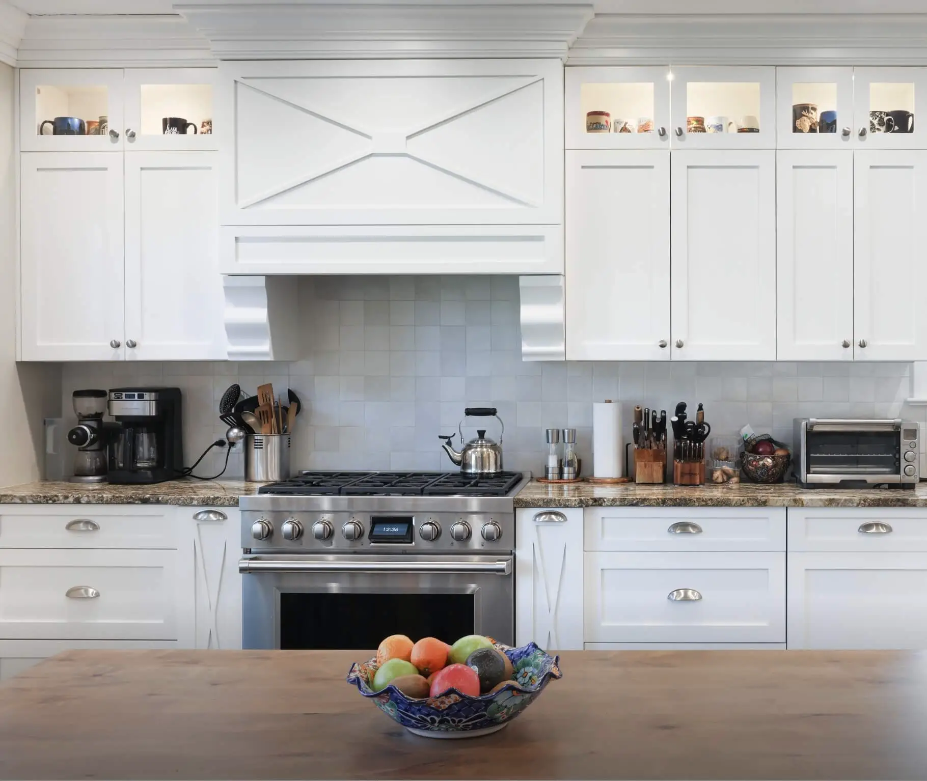 Choosing the right kitchen cabinets is one of the most significant decisions in your kitchen design journey. Not only do cabinets define your kitchen’s aesthetic appeal, but they also significantly impact functionality, organization.