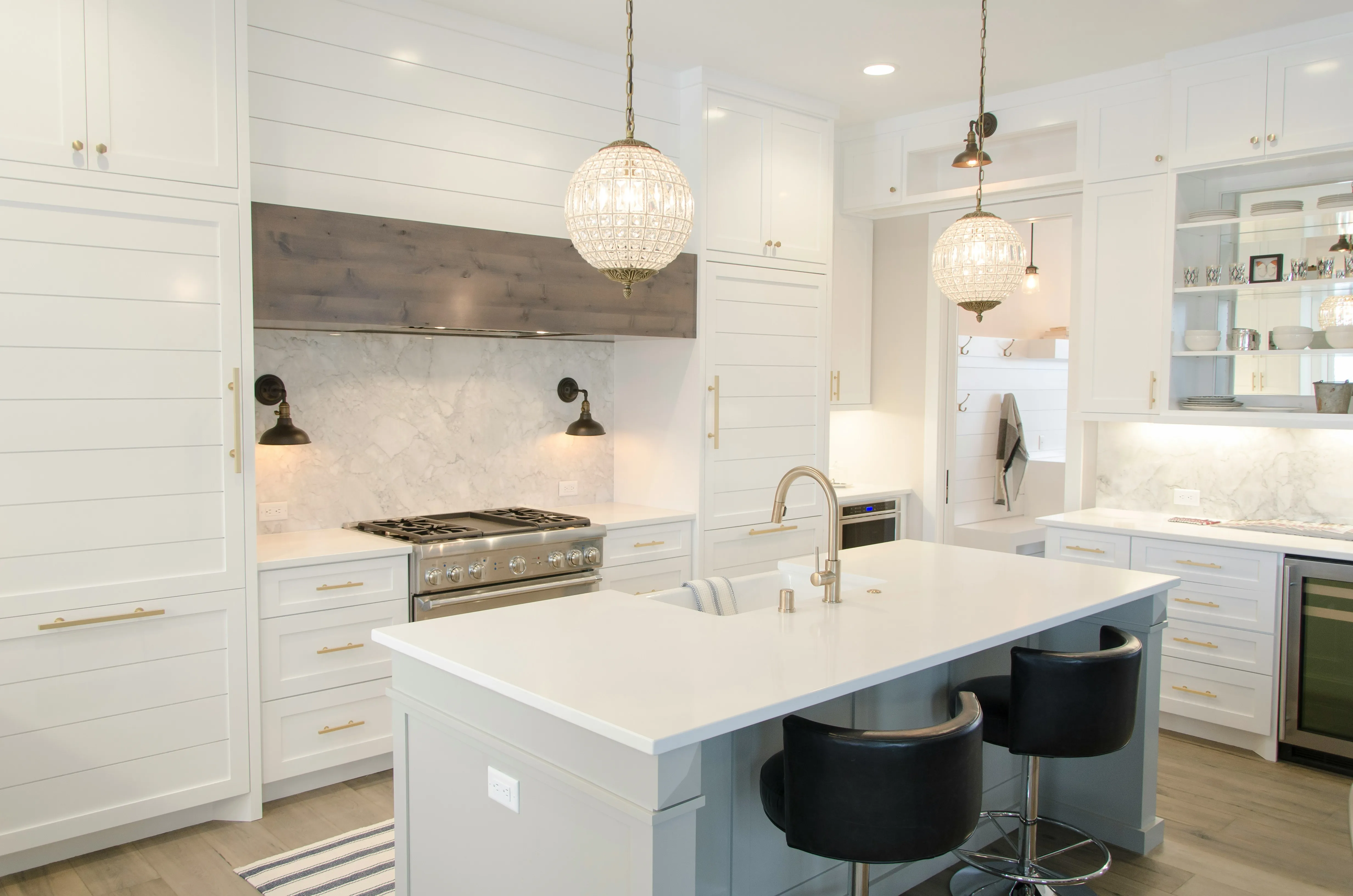 The kitchen is the heart of the home—it is used for the cooking, family dinners, morning coffee, and entertaining. This year, we would be enjoying the newly available kitchen fads that will give your space a new dimension. Regardless o
