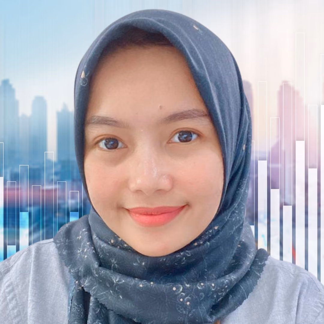 Raina, seorang Analyst Investment Economic di Pertamina Hulu Indonesia yang sukses lulus ujian CFA Level 1 bersama Edupac.