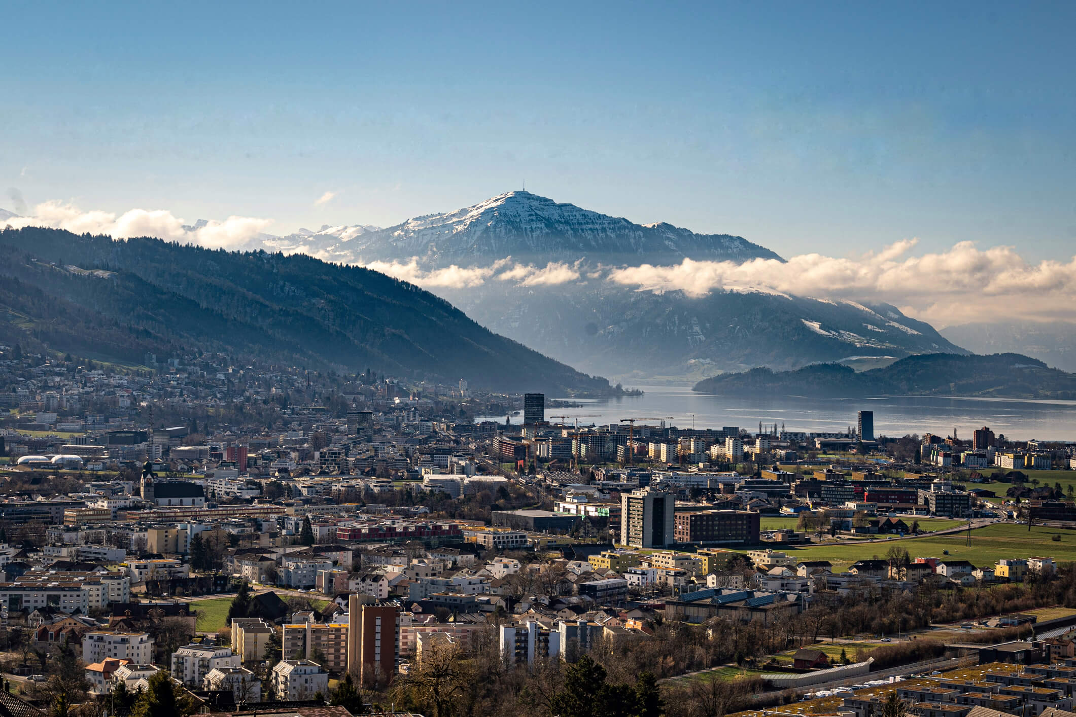Firmendomizil Schweiz – Für wen lohnt sich das?