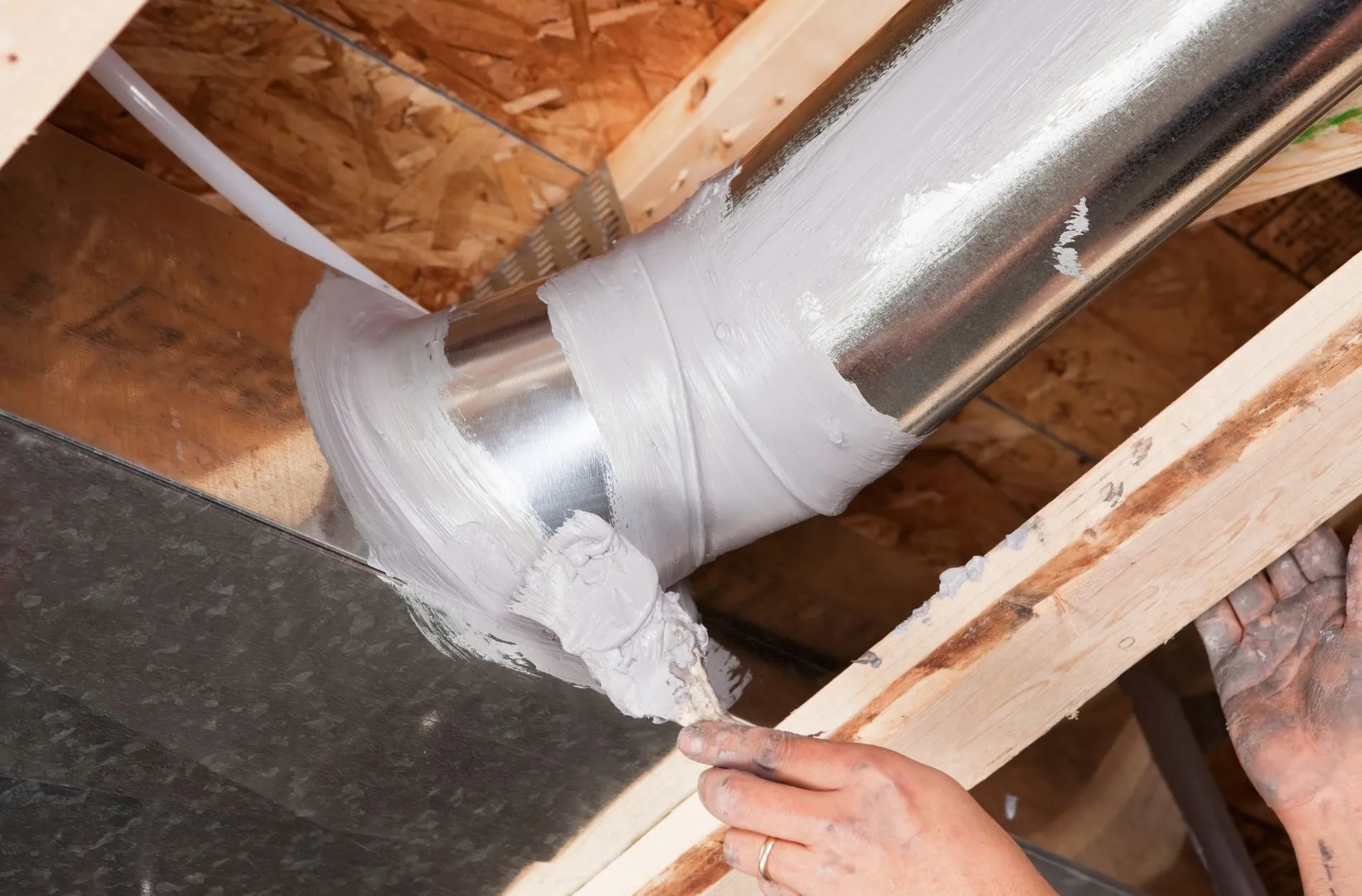 How Ductwork Leaks Affect Your Round Rock AC Efficiency
