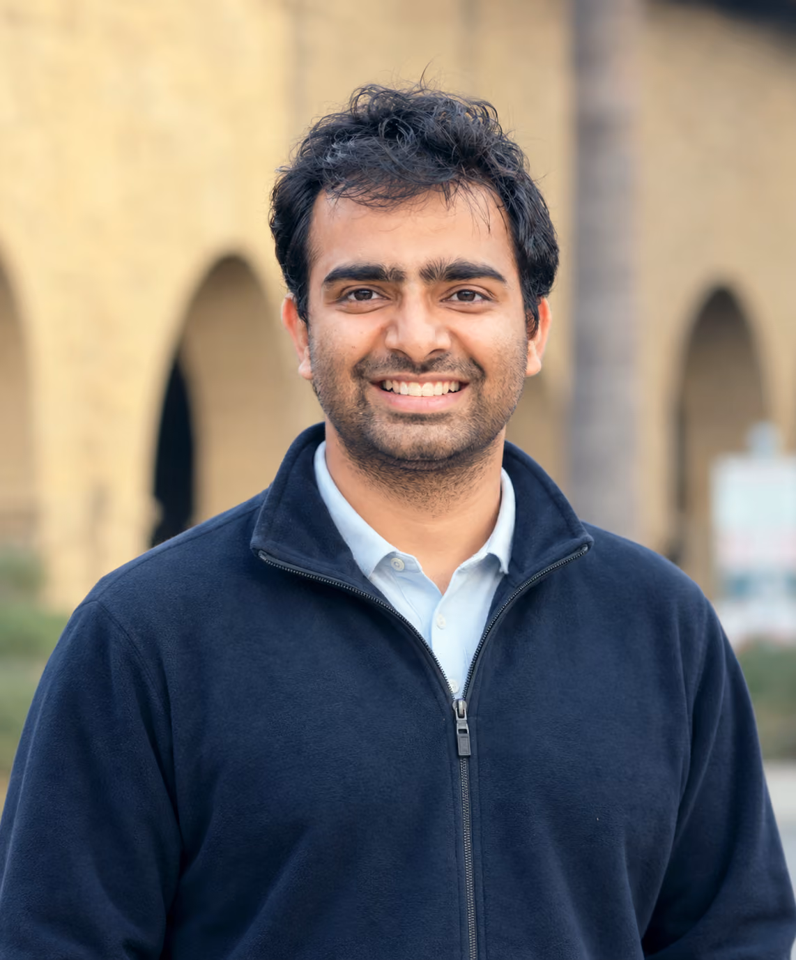Varun Srivastava, CTO de Pulsar, en un entorno al aire libre