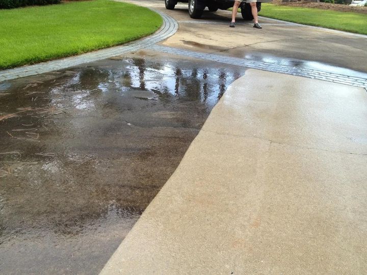 Resolving Water Pooling Issues on Your Columbus Asphalt Driveway