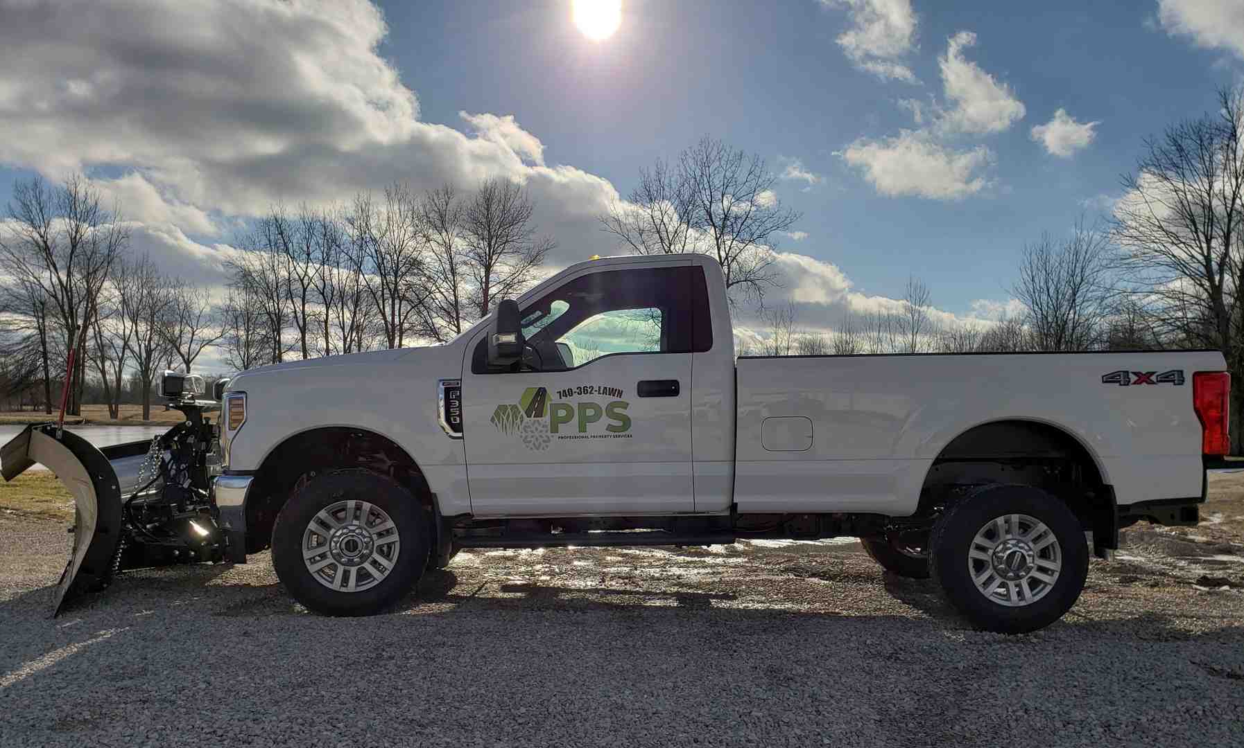 fleet of snow plowing trucks ready - best snow plowing company delaware oh fleet of snow plowing trucks ready - best snow plowing company delaware oh
