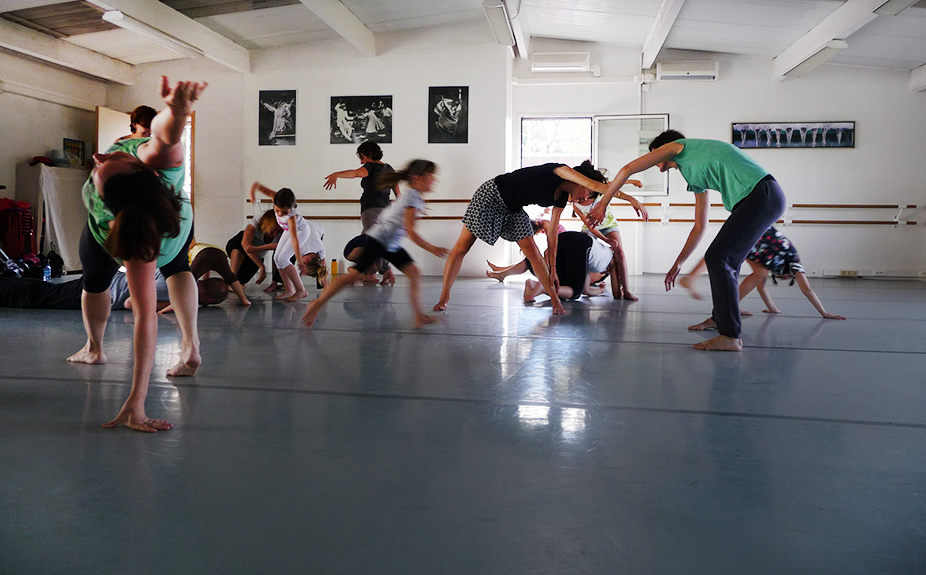 Activité de lacher-prise : Danse contemporaine en groupe